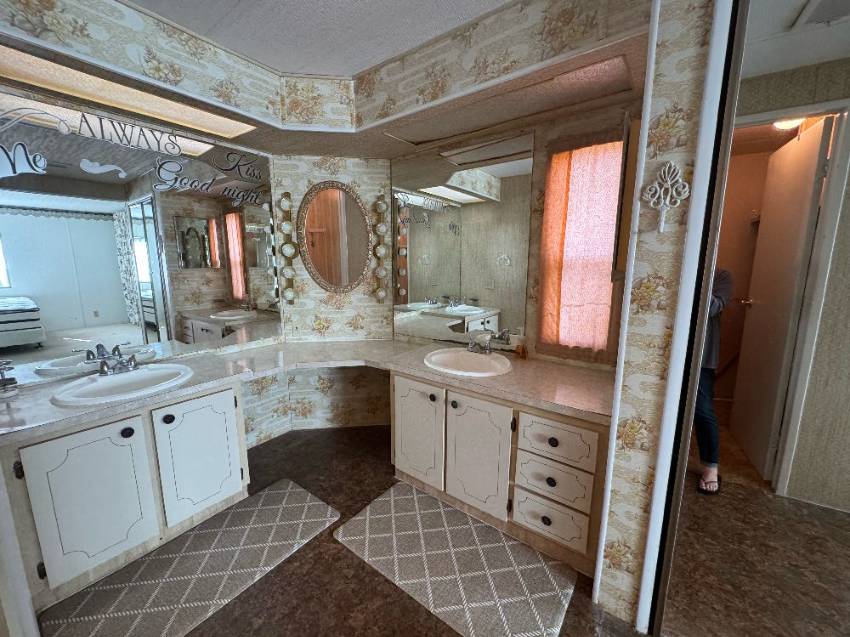 32 Ee Street a Lakeland, FL Mobile or Manufactured Home for Sale